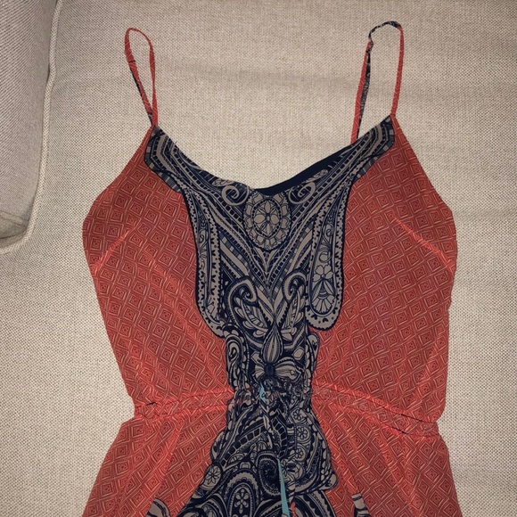 Beautiful dress - Picture 2 of 3